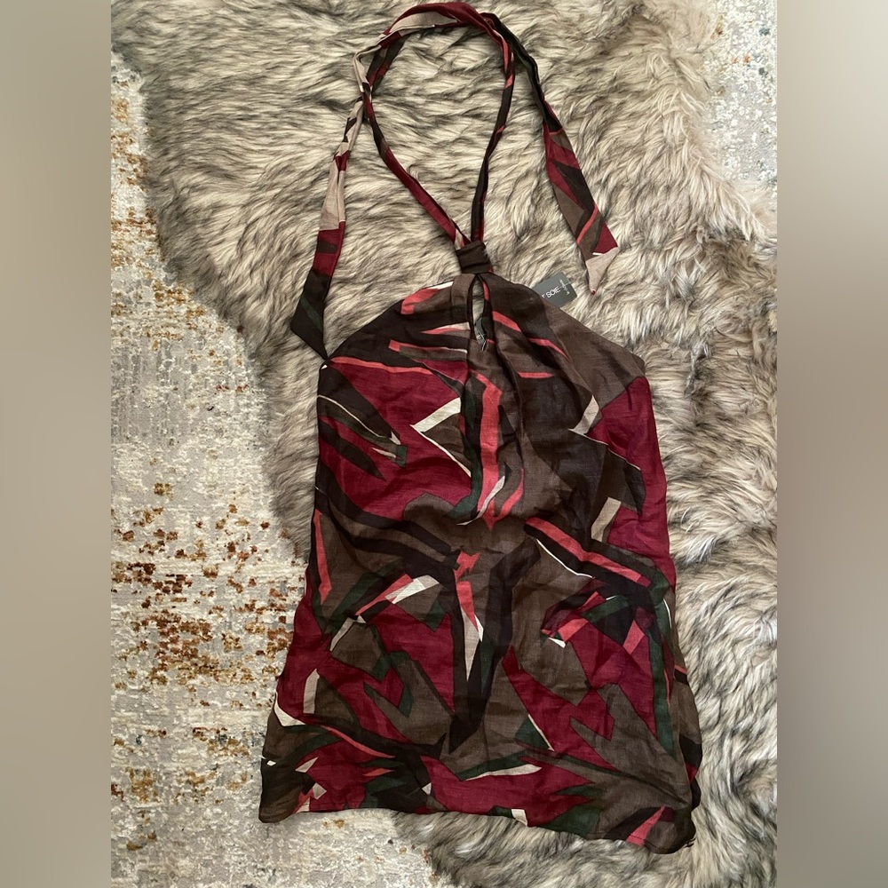 Le Chateau Linen halter top  (Valentine’s Day Special) 💘❤️